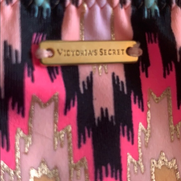 Bikini - Picture 4 of 5